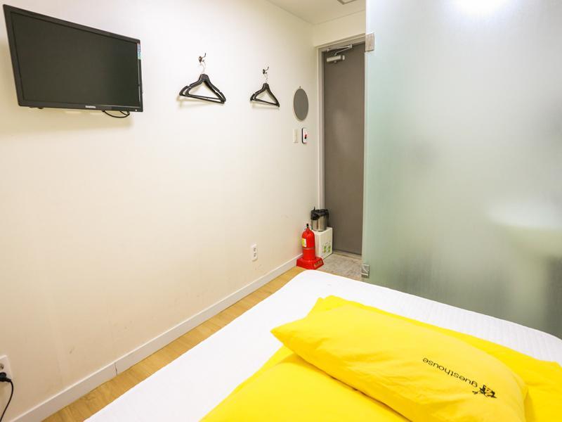 24 Pensión Dongdaemun Market Seúl Habitación foto