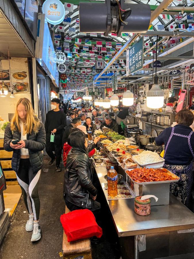 24 Pensión Dongdaemun Market Seúl Exterior foto