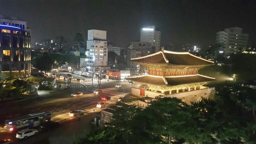 24 Pensión Dongdaemun Market Seúl Exterior foto